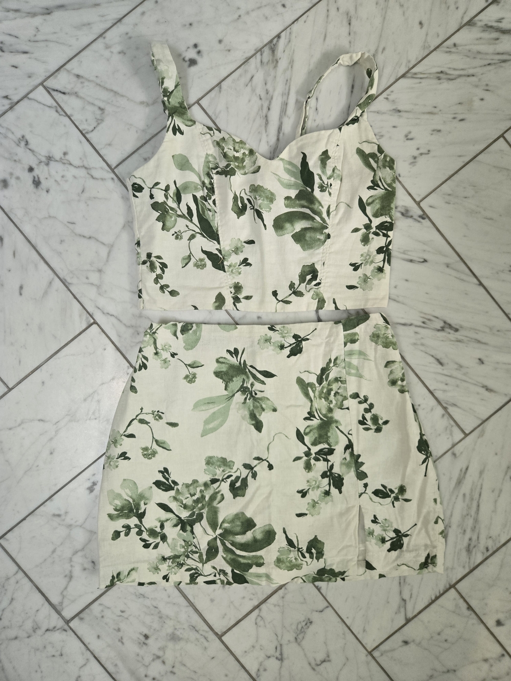 Abercrombie Linen Set